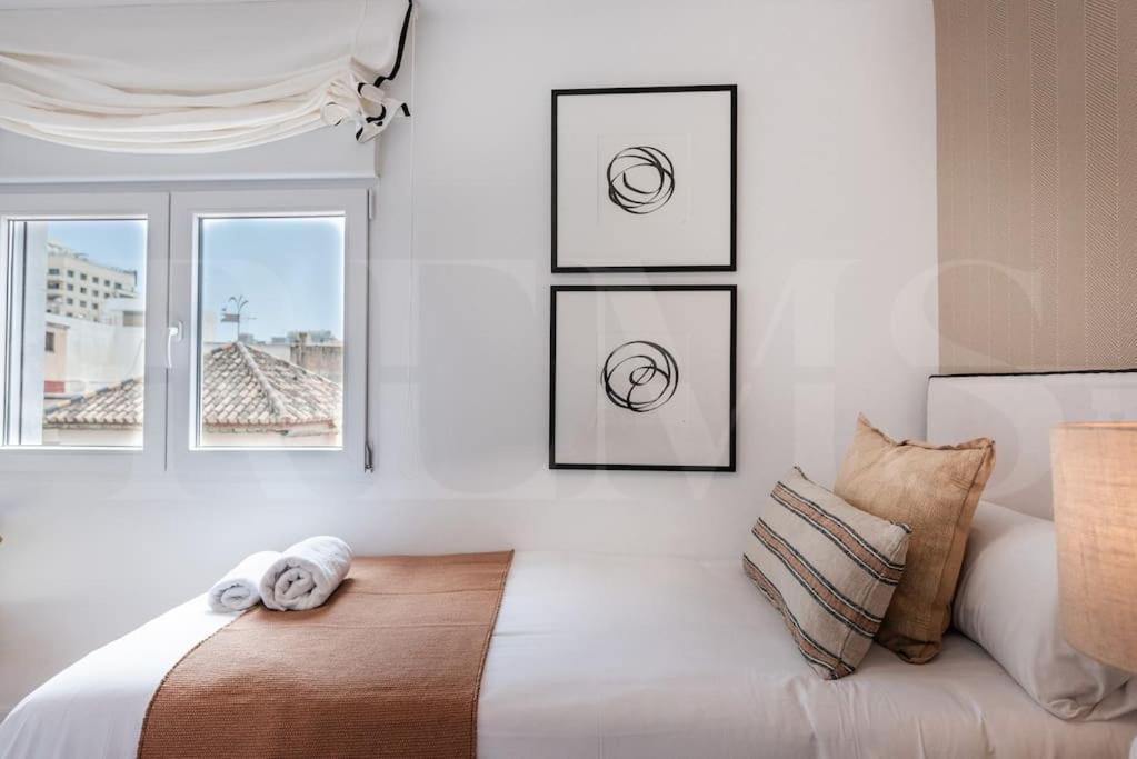 Apartment With Cathedral View & Terrace By Rems Málaga Extérieur photo